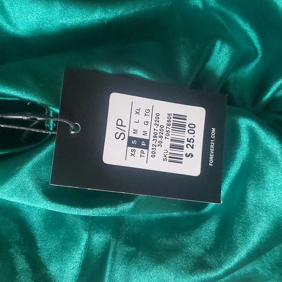 Emerald Green Backless Dress - Picture 4 of 4